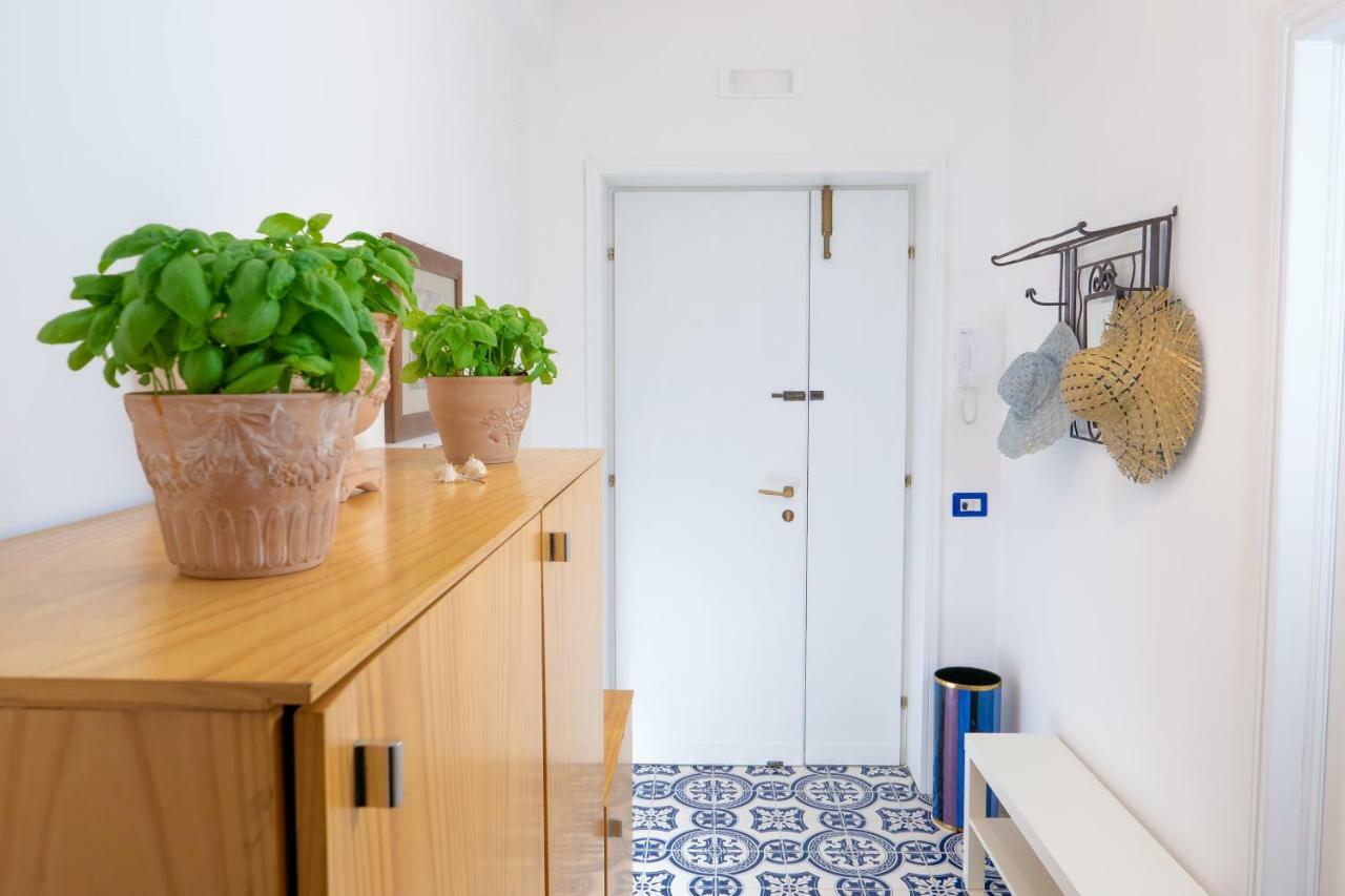 La Casetta Linda - New 2 Bedroom Apt In Sorrento With Seaview Terrace 외부 사진